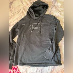 Black Under Amour Hoodie 
•size xs women’s